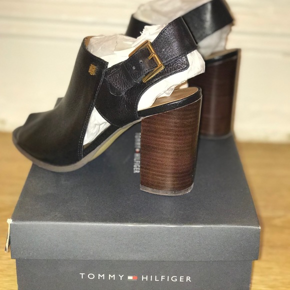 Tommy Hilfiger ‘Peppy’ Heel - Picture 5 of 6